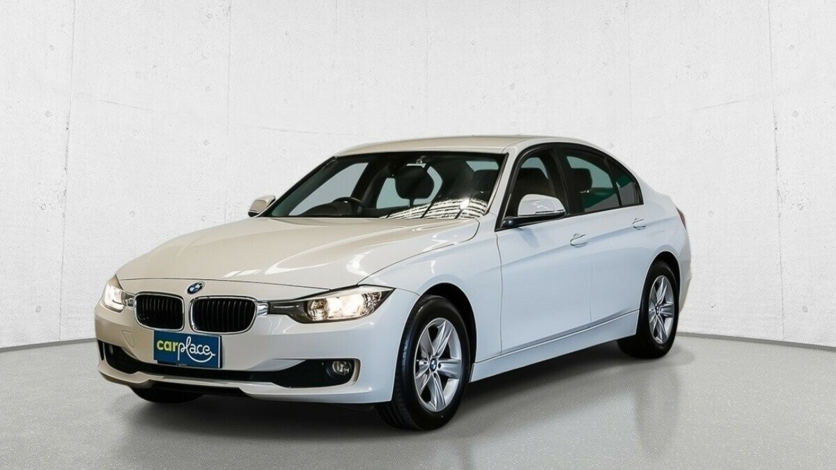 BMW 3 Series image 3