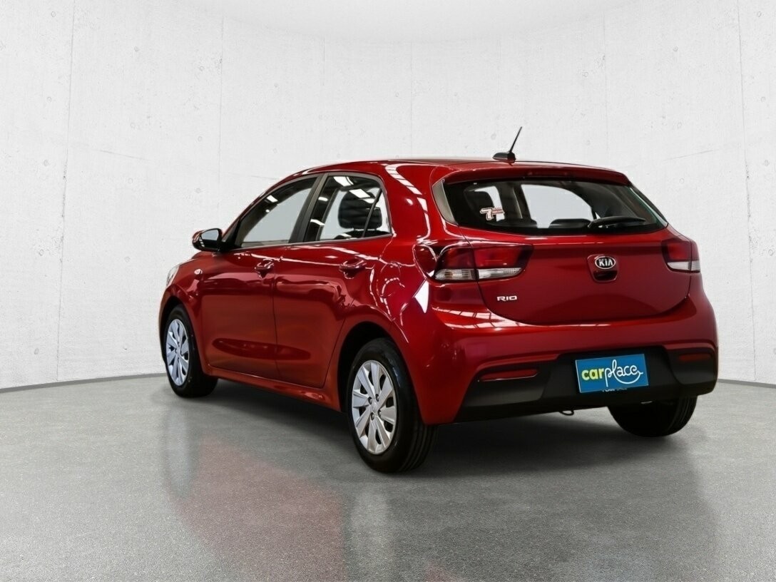 Kia Rio image 4