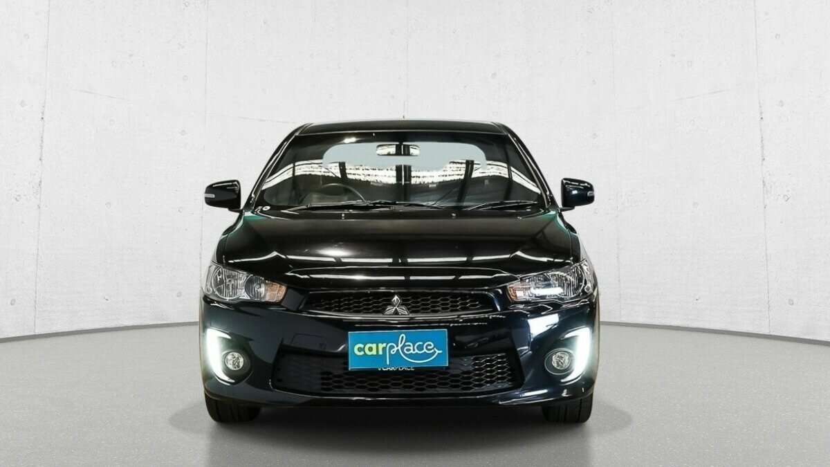 Mitsubishi Lancer image 2