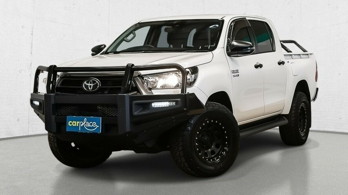 Toyota Hilux image 1