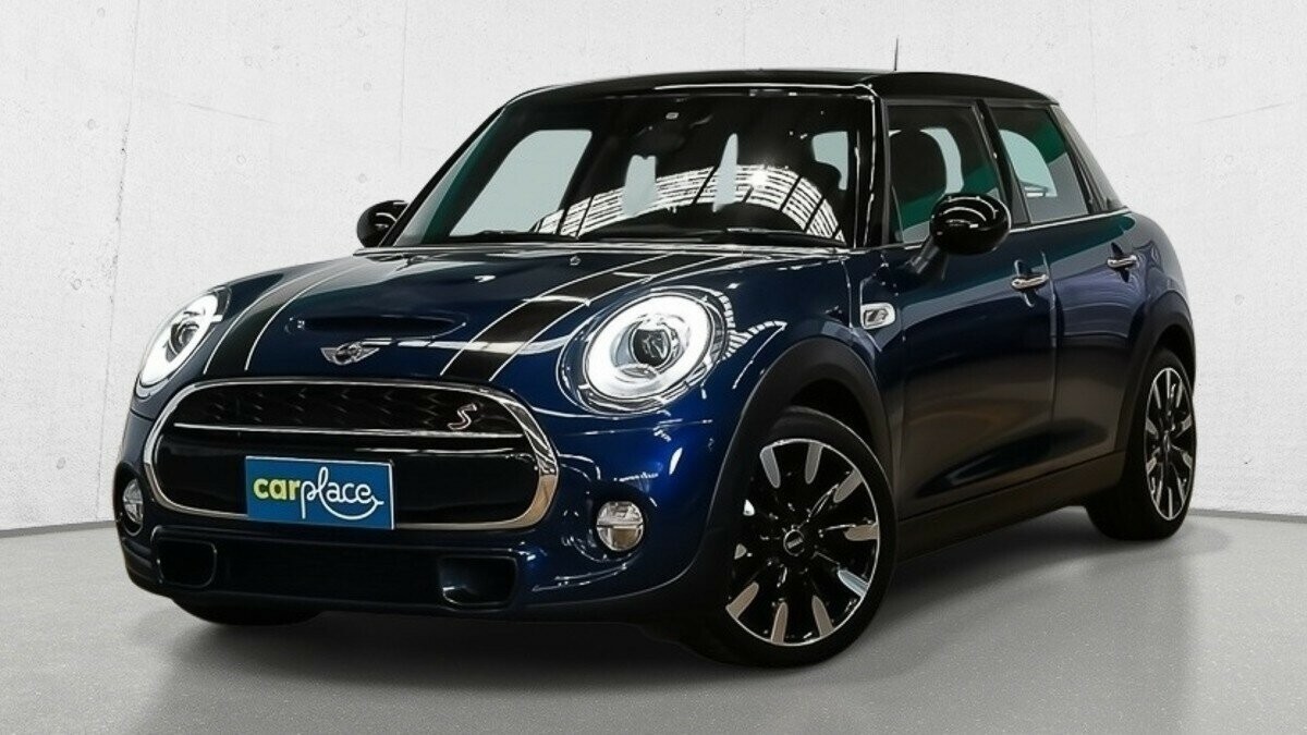 Mini Hatch image 1