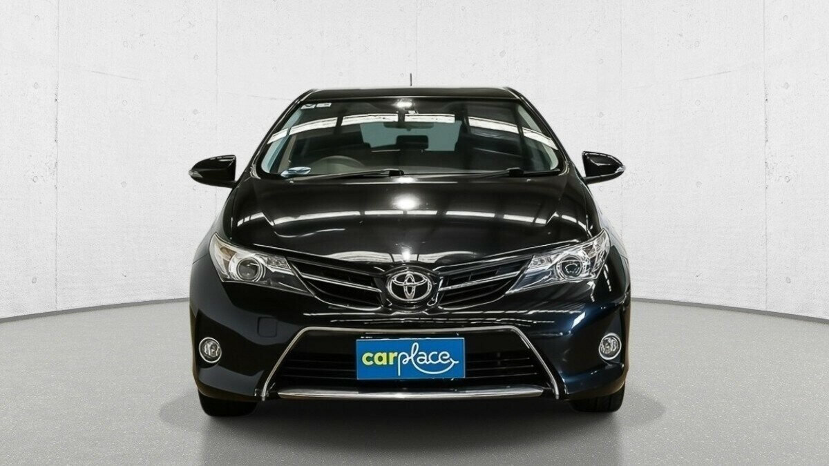 Toyota Corolla image 2