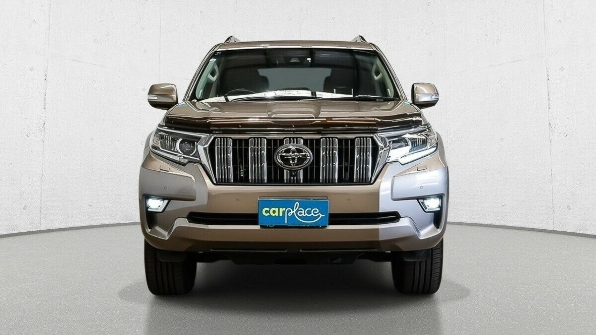 Toyota Landcruiser Prado image 4