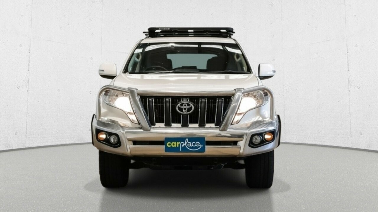 Toyota Landcruiser Prado image 2