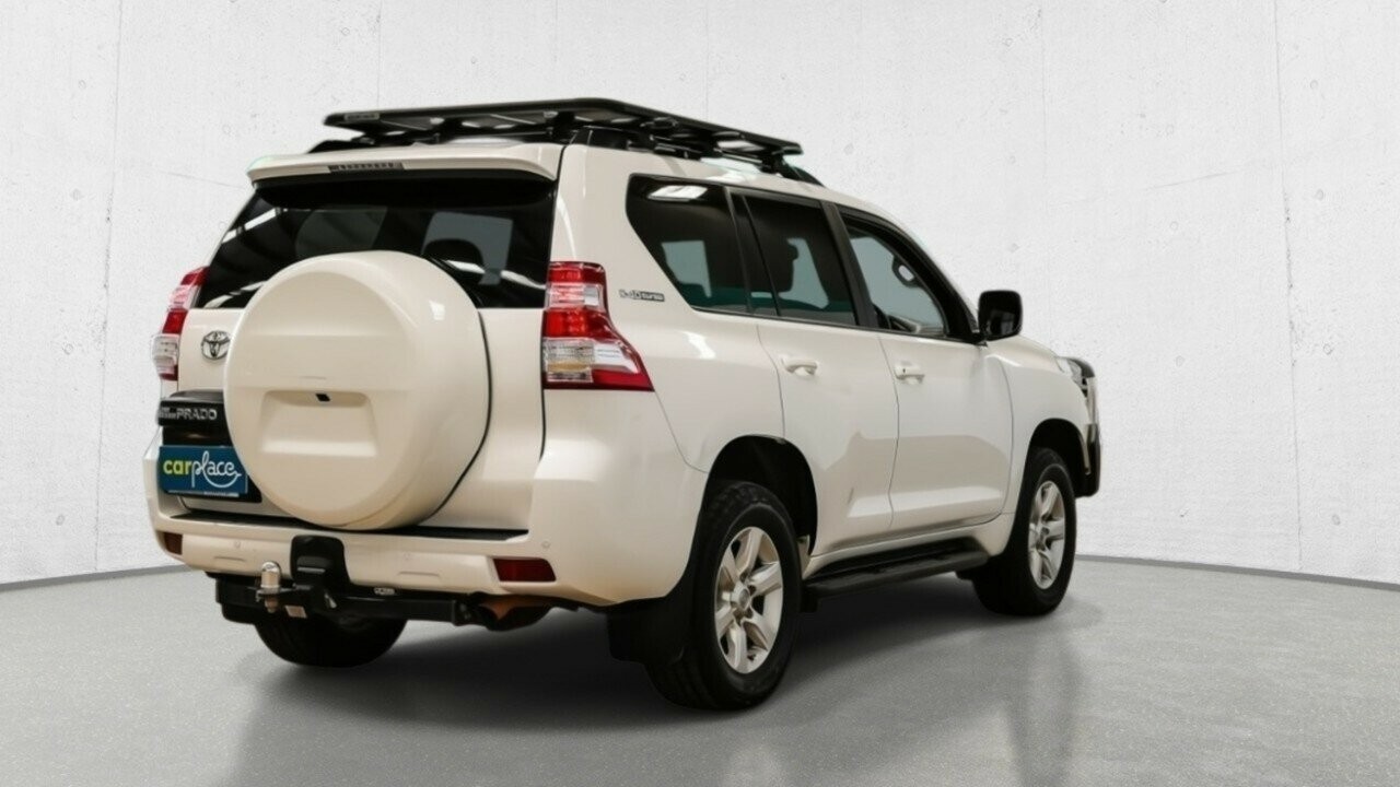 Toyota Landcruiser Prado image 4