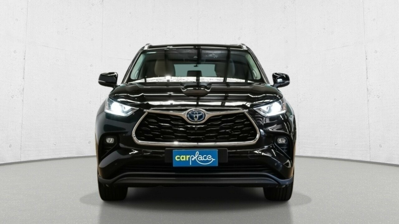 Toyota Kluger image 3