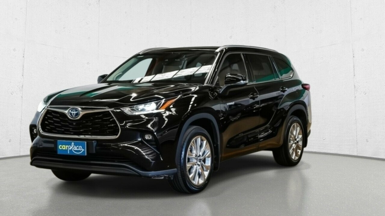 Toyota Kluger image 4