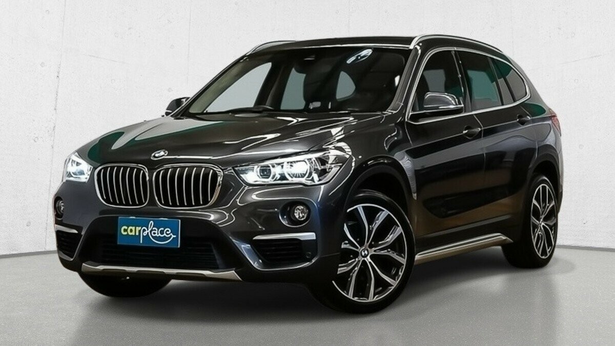 BMW X1 image 2