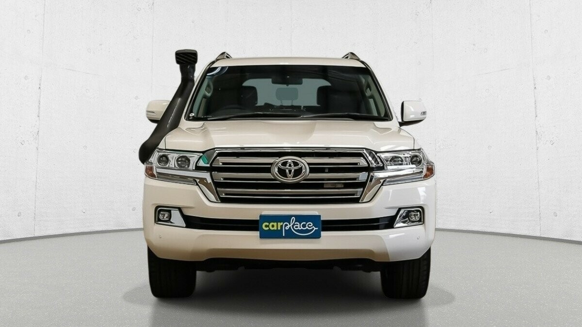 Toyota Landcruiser image 2