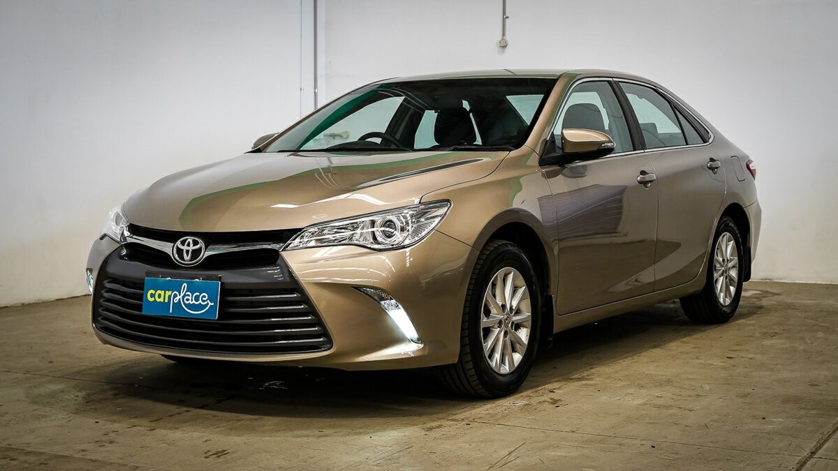 Toyota Camry image 4