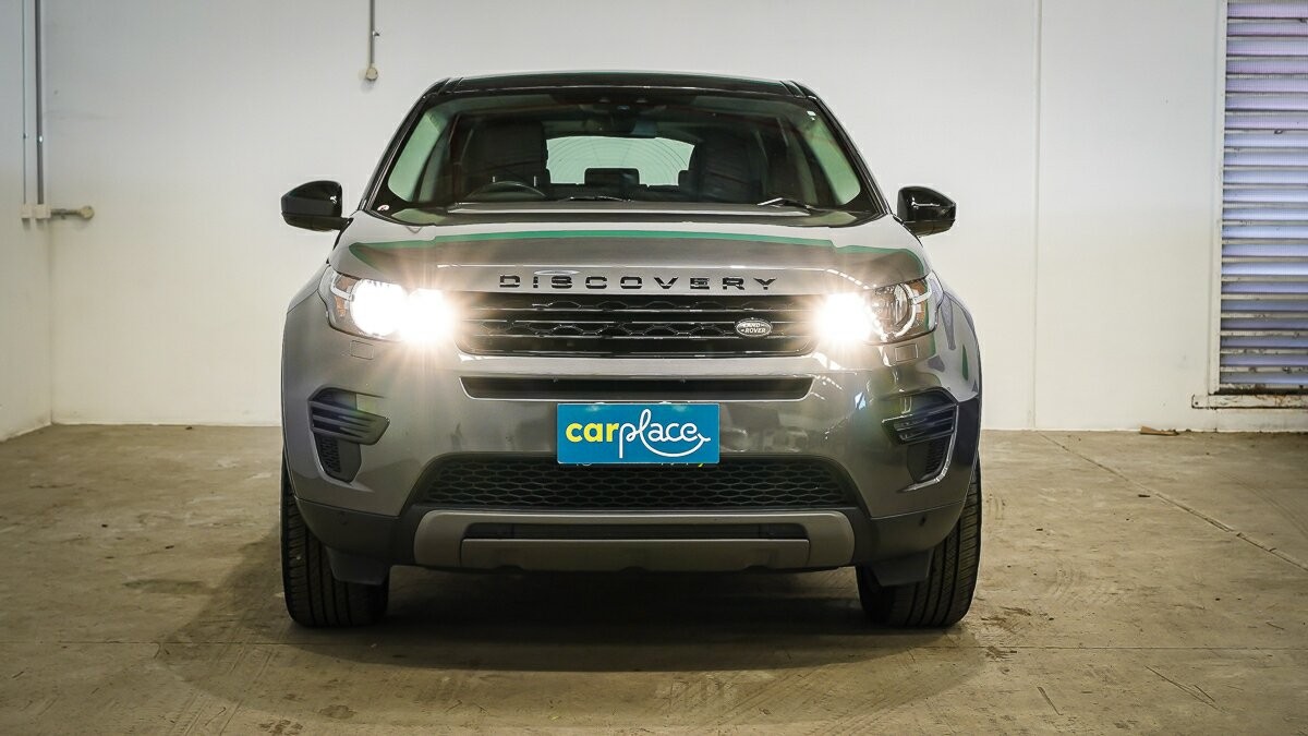 Land Rover Discovery Sport image 3