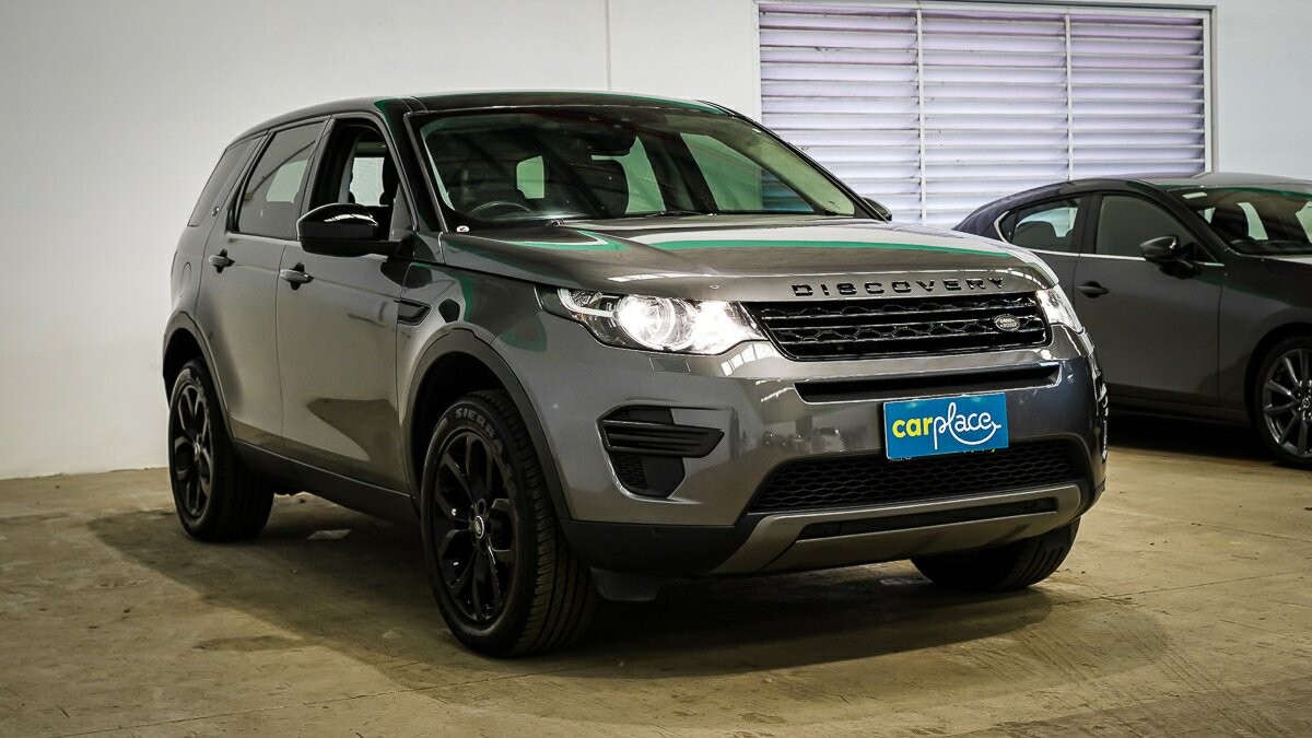 Land Rover Discovery Sport image 4