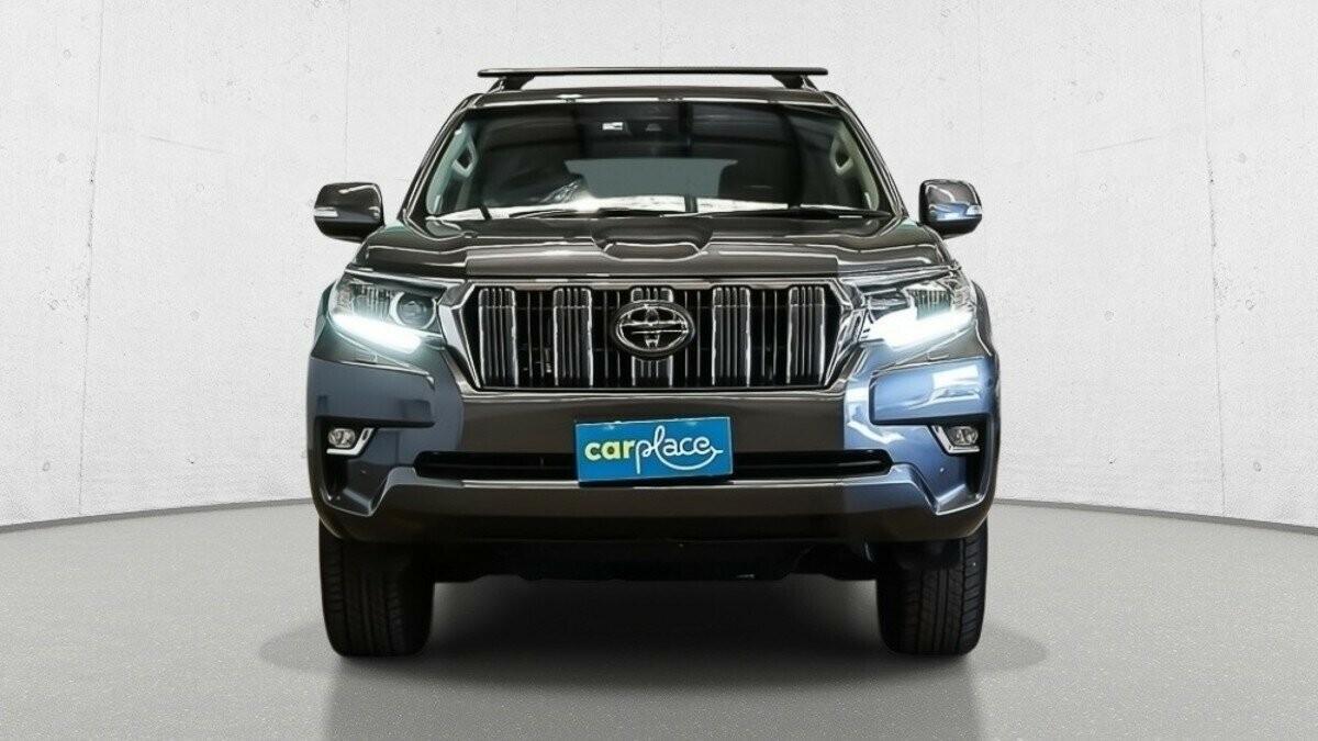 Toyota Landcruiser Prado image 3