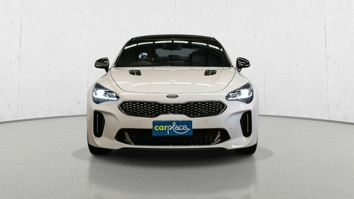 Kia Stinger image 2