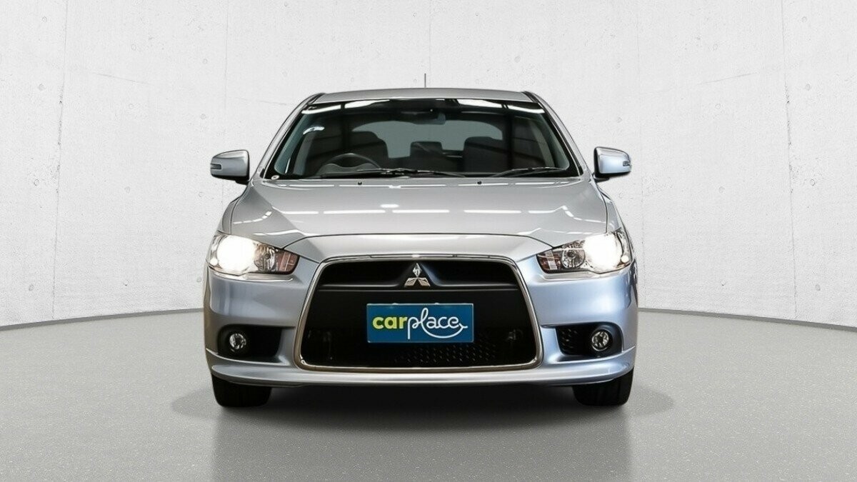 Mitsubishi Lancer image 2