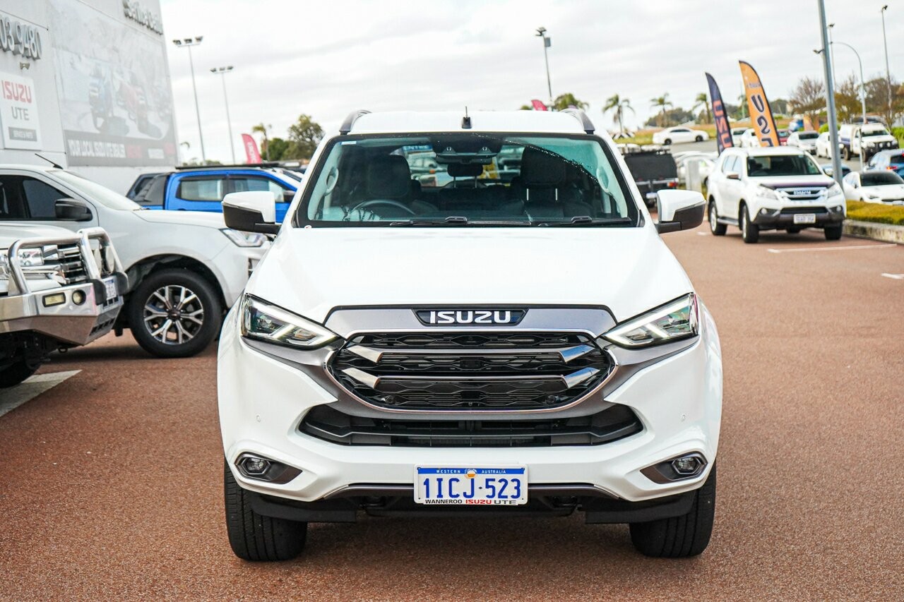 Isuzu Mu-x image 3