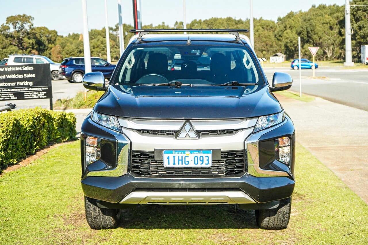 Mitsubishi Triton image 2