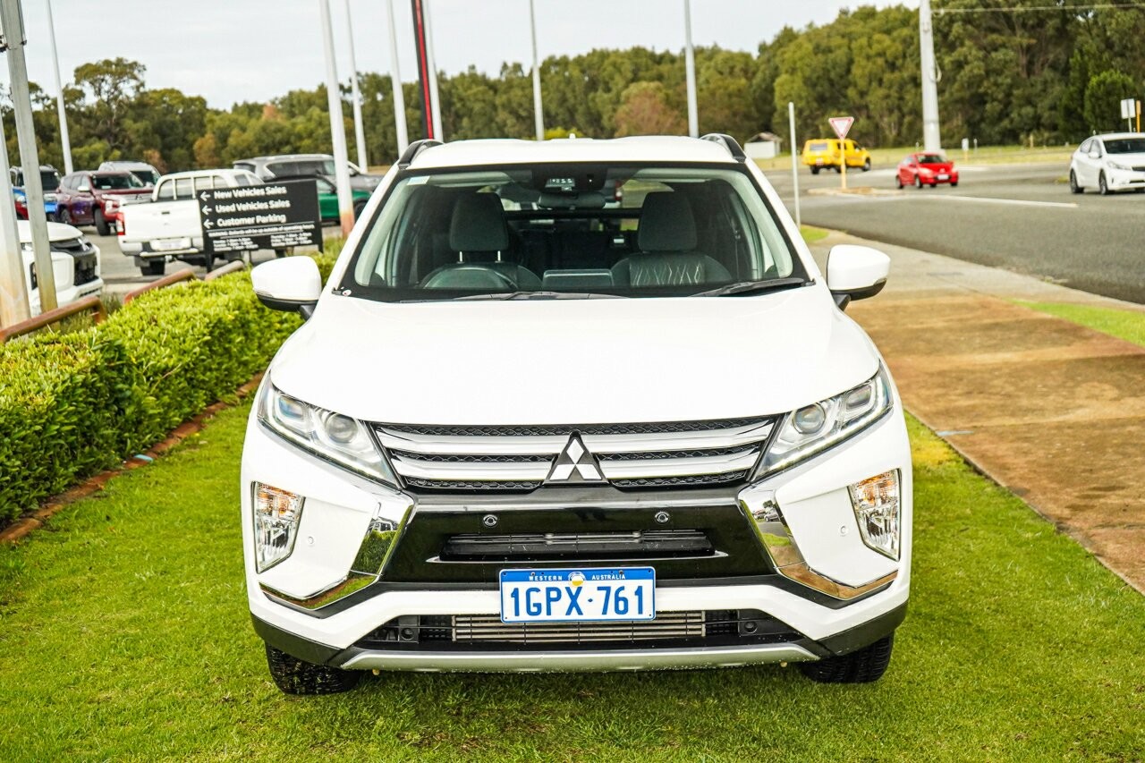 Mitsubishi Eclipse Cross image 2