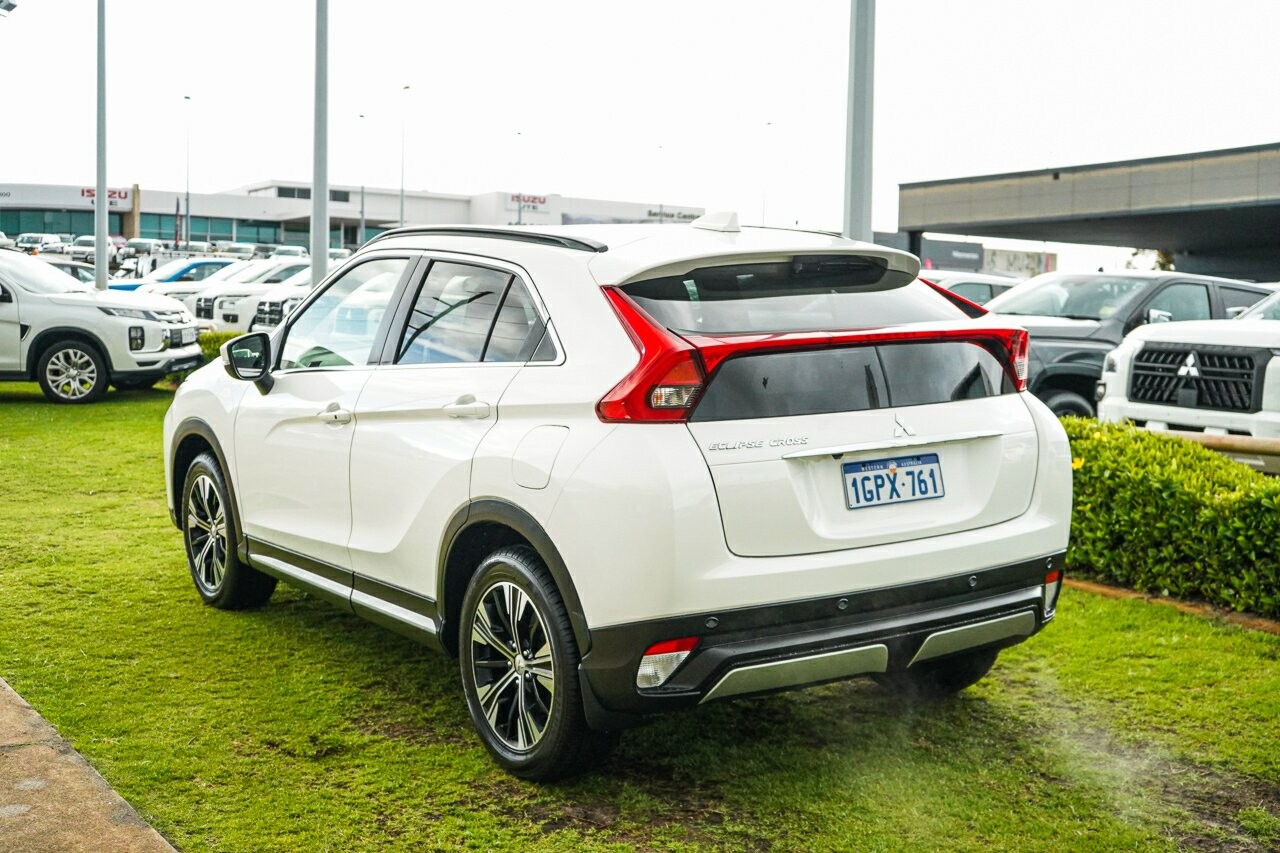 Mitsubishi Eclipse Cross image 4