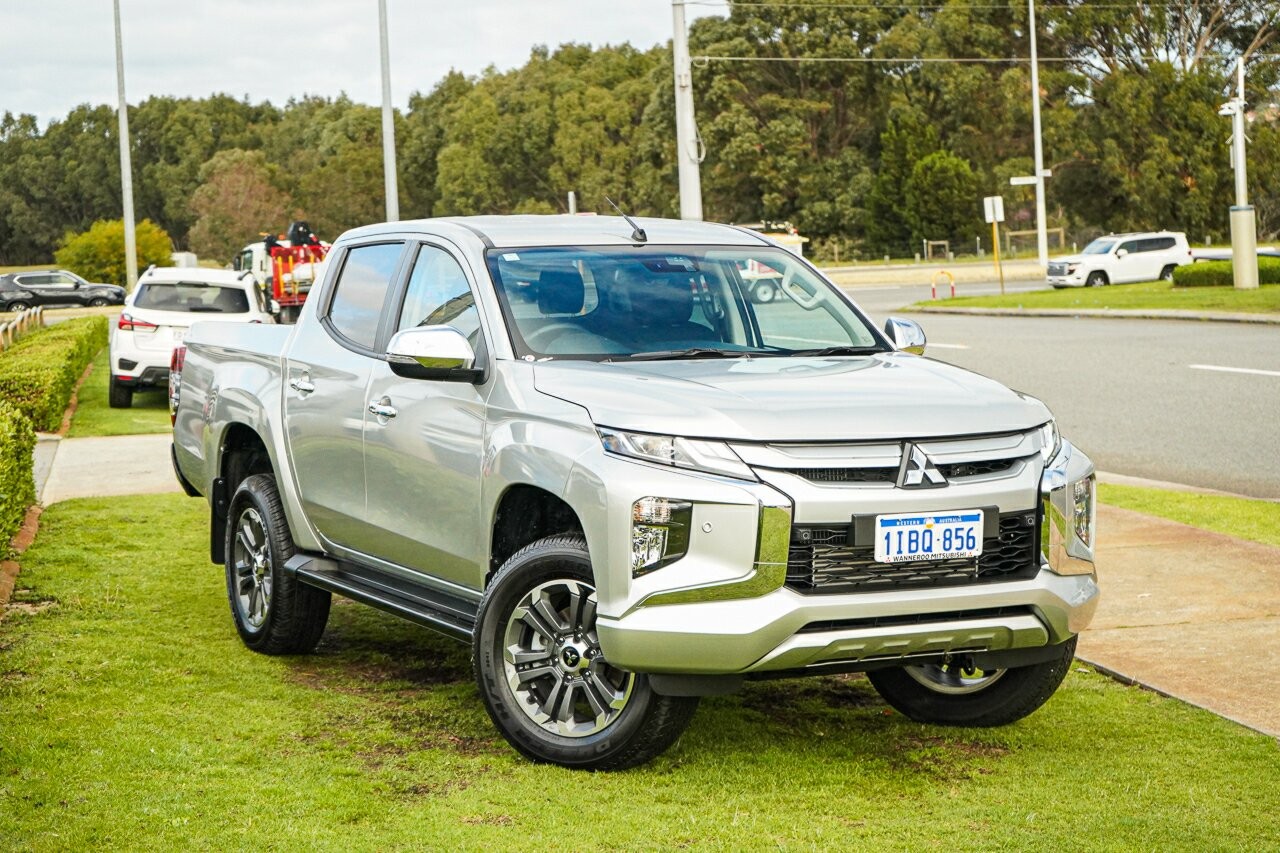 Mitsubishi Triton image 1