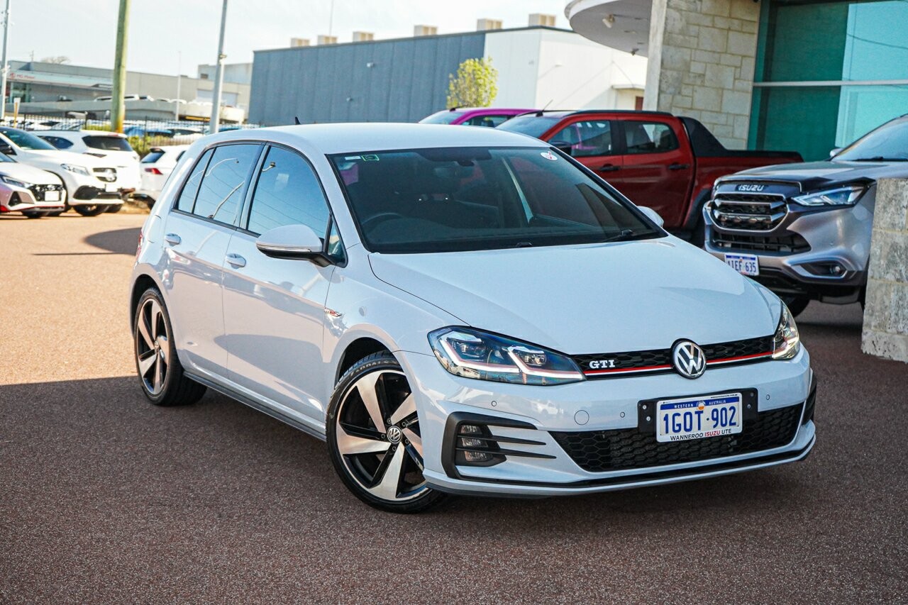 Volkswagen Golf image 1