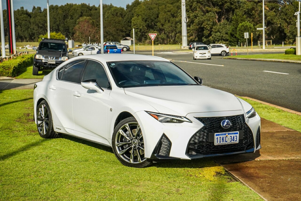 Lexus Is image 1