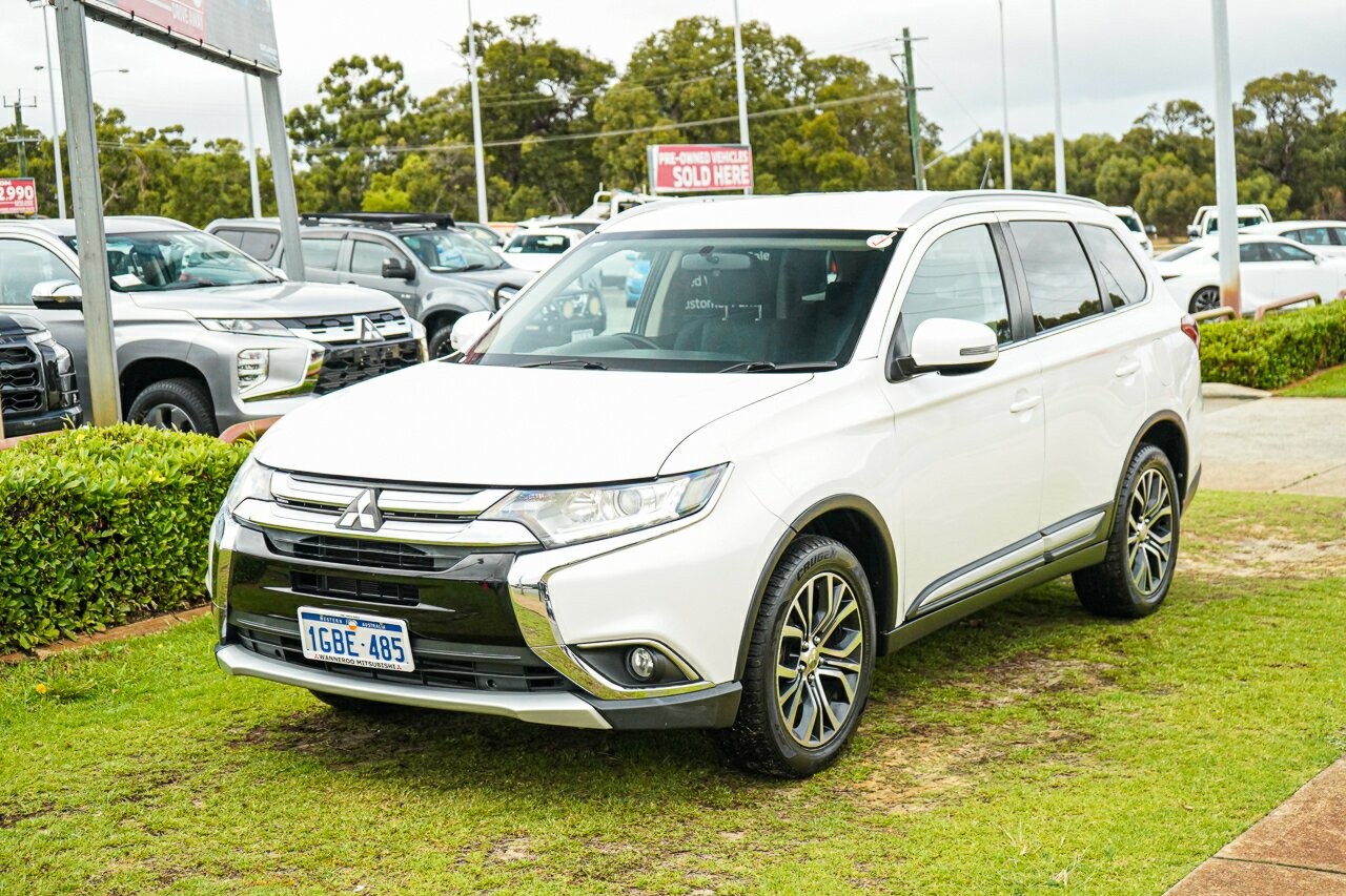 Mitsubishi Outlander image 1