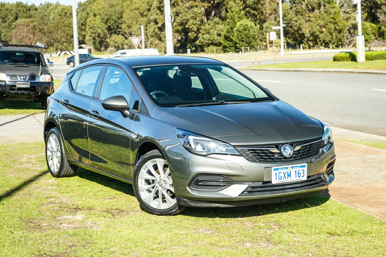 Holden Astra image 1