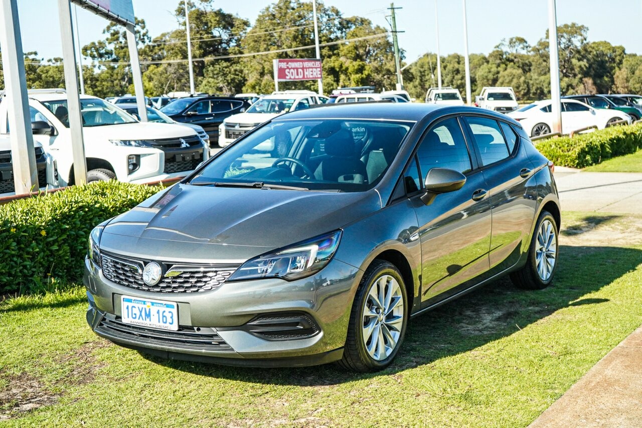 Holden Astra image 3