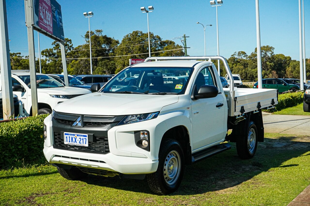 Mitsubishi Triton image 3