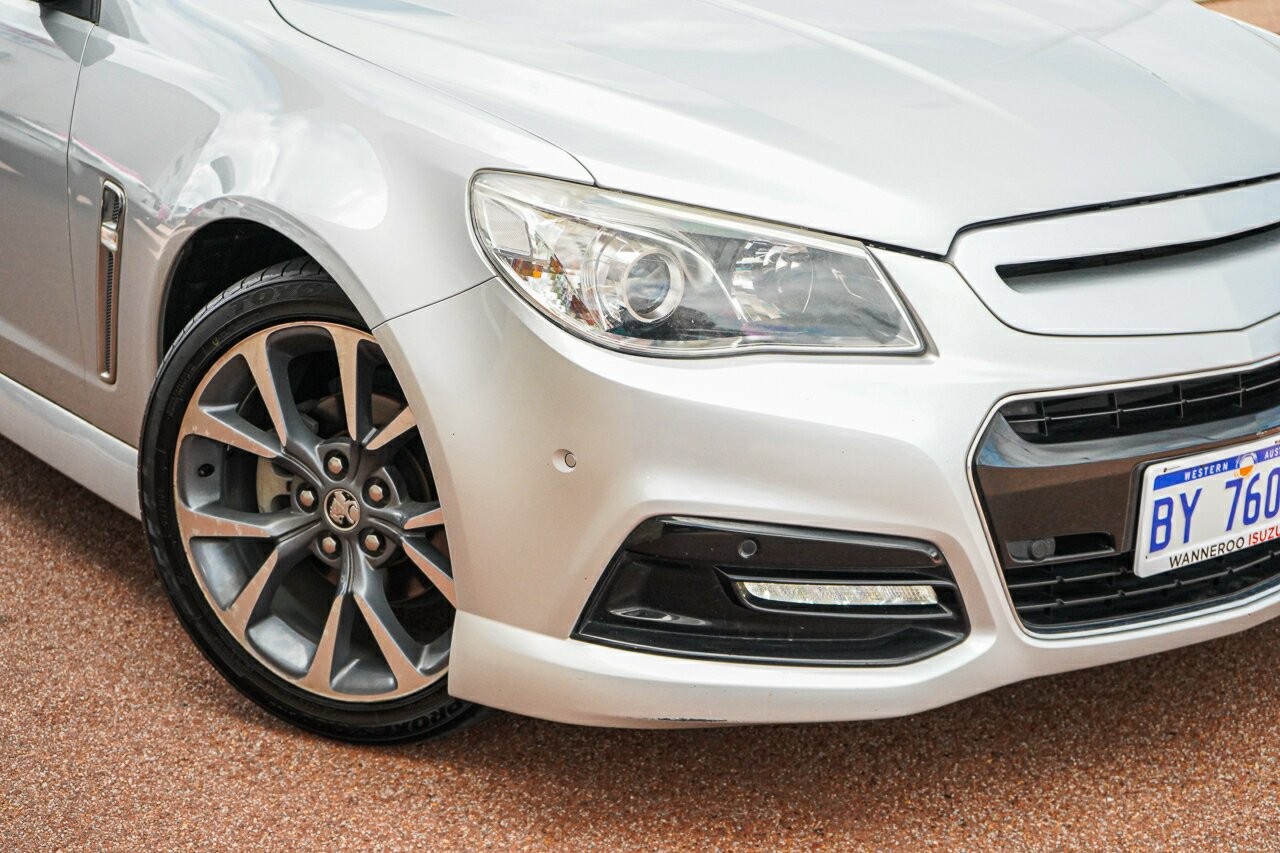 Holden Commodore image 2