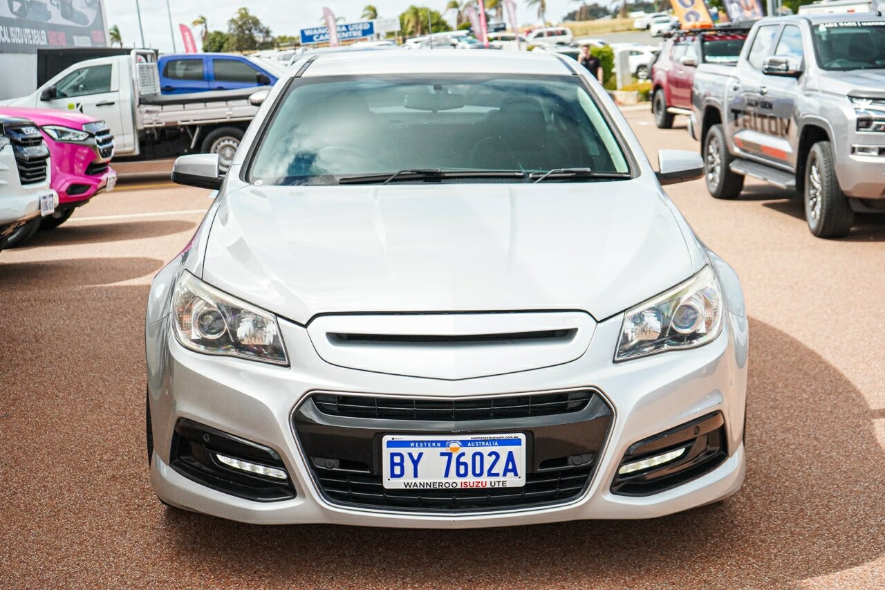 Holden Commodore image 3