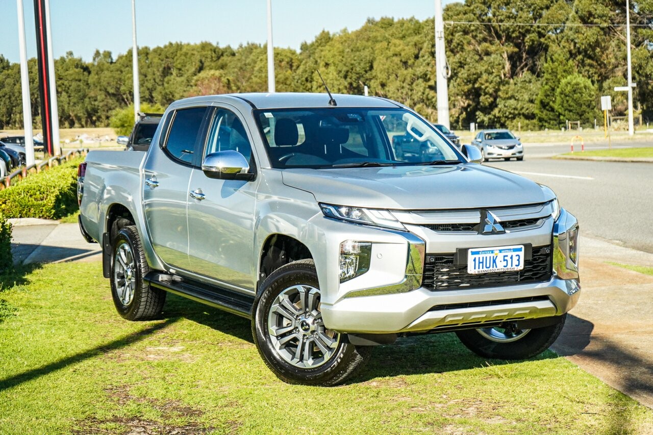 Mitsubishi Triton image 1