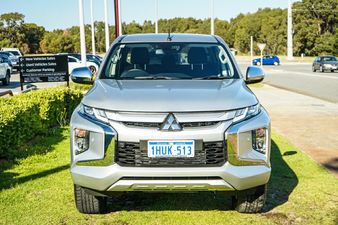 Mitsubishi Triton image 2