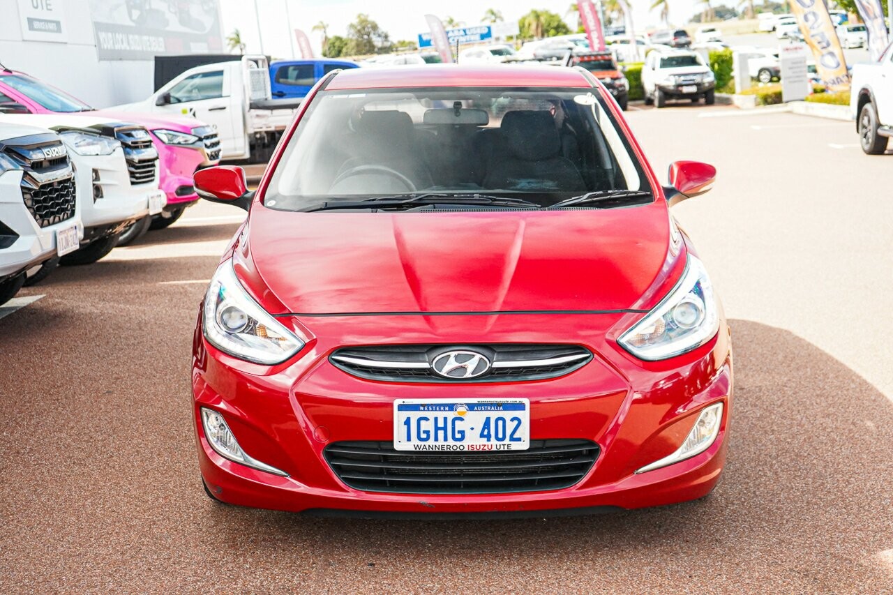 Hyundai Accent image 2