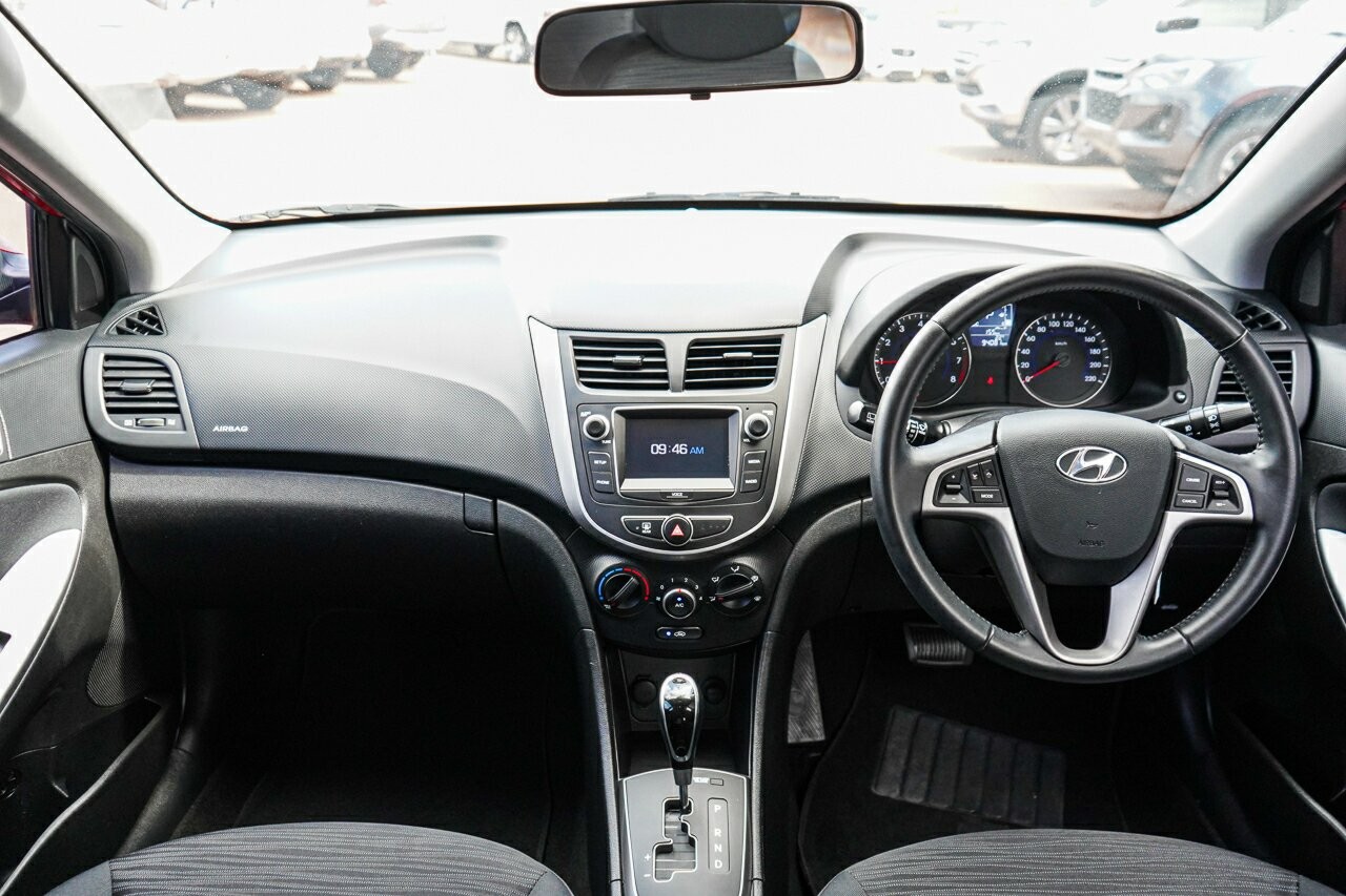 Hyundai Accent image 4