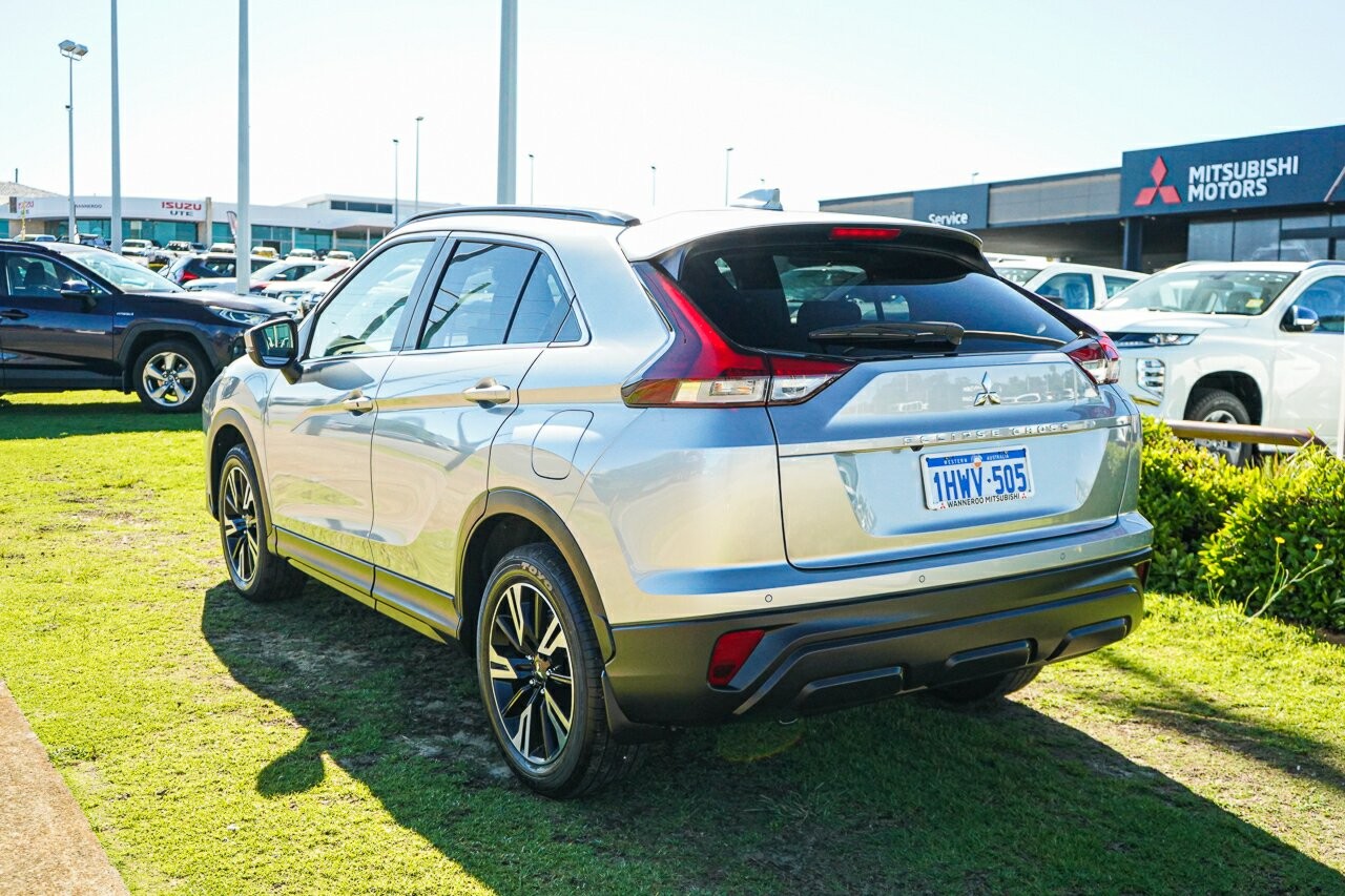 Mitsubishi Eclipse Cross image 4