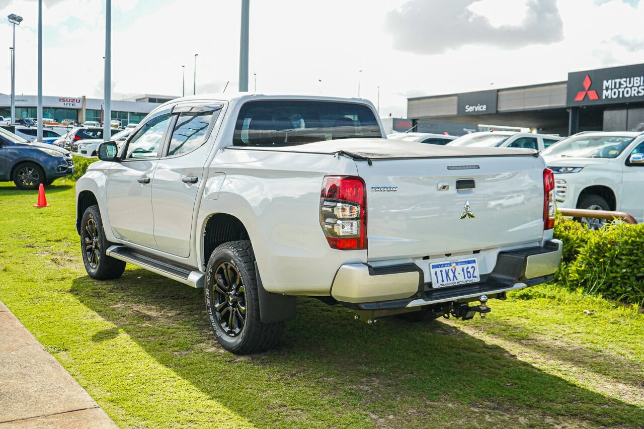 Mitsubishi Triton image 4