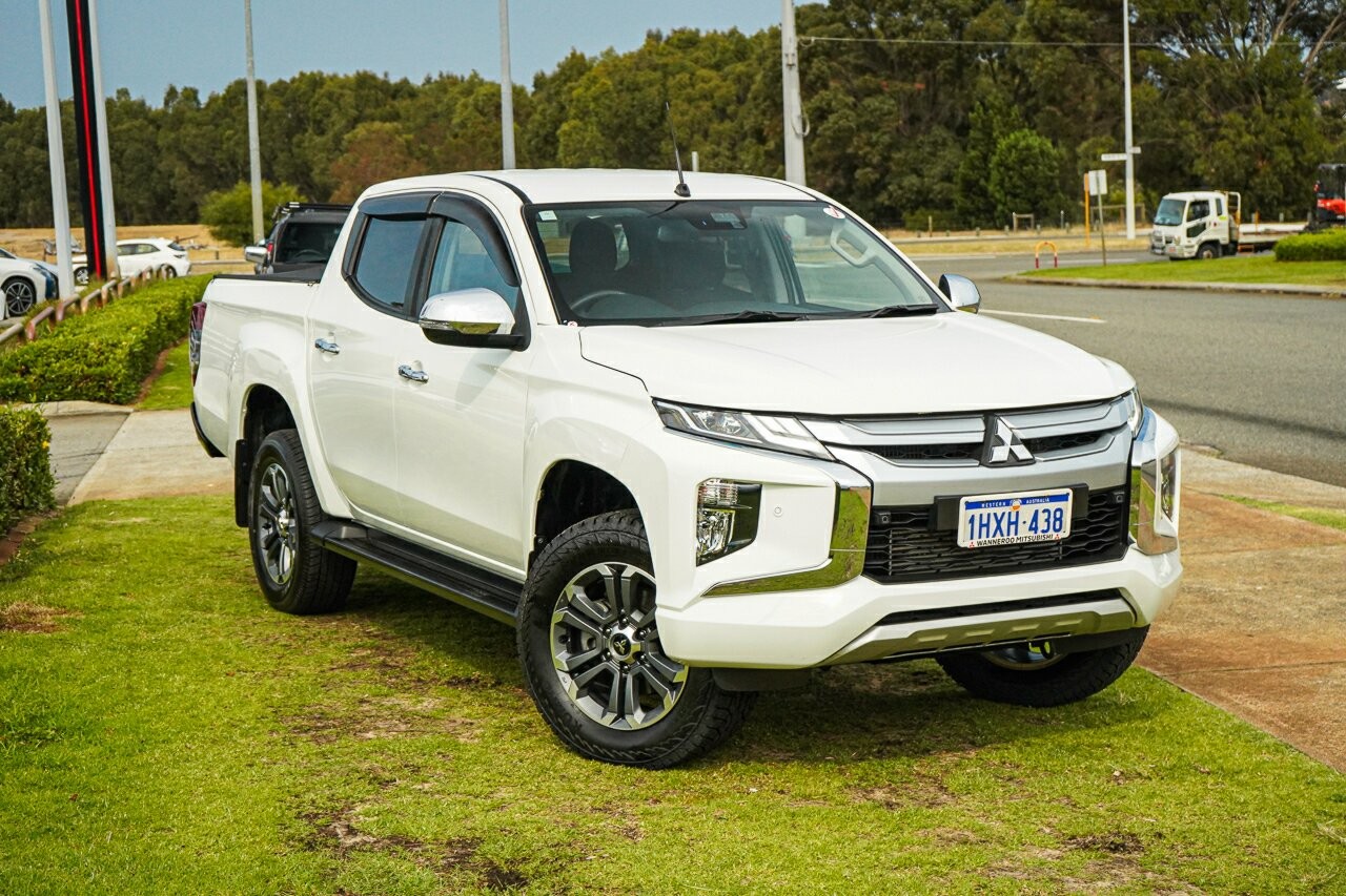 Mitsubishi Triton image 1