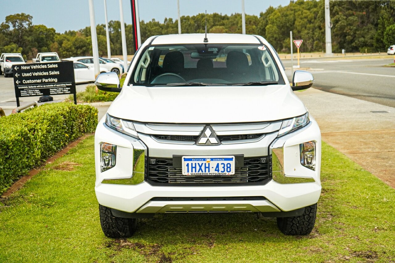 Mitsubishi Triton image 2