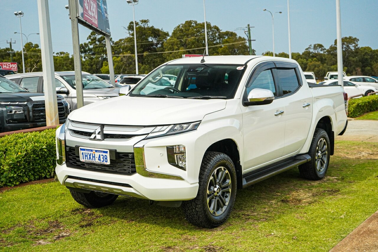 Mitsubishi Triton image 3