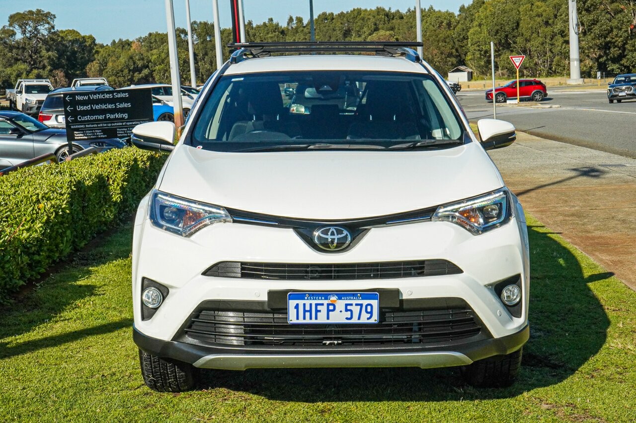 Toyota Rav4 image 3