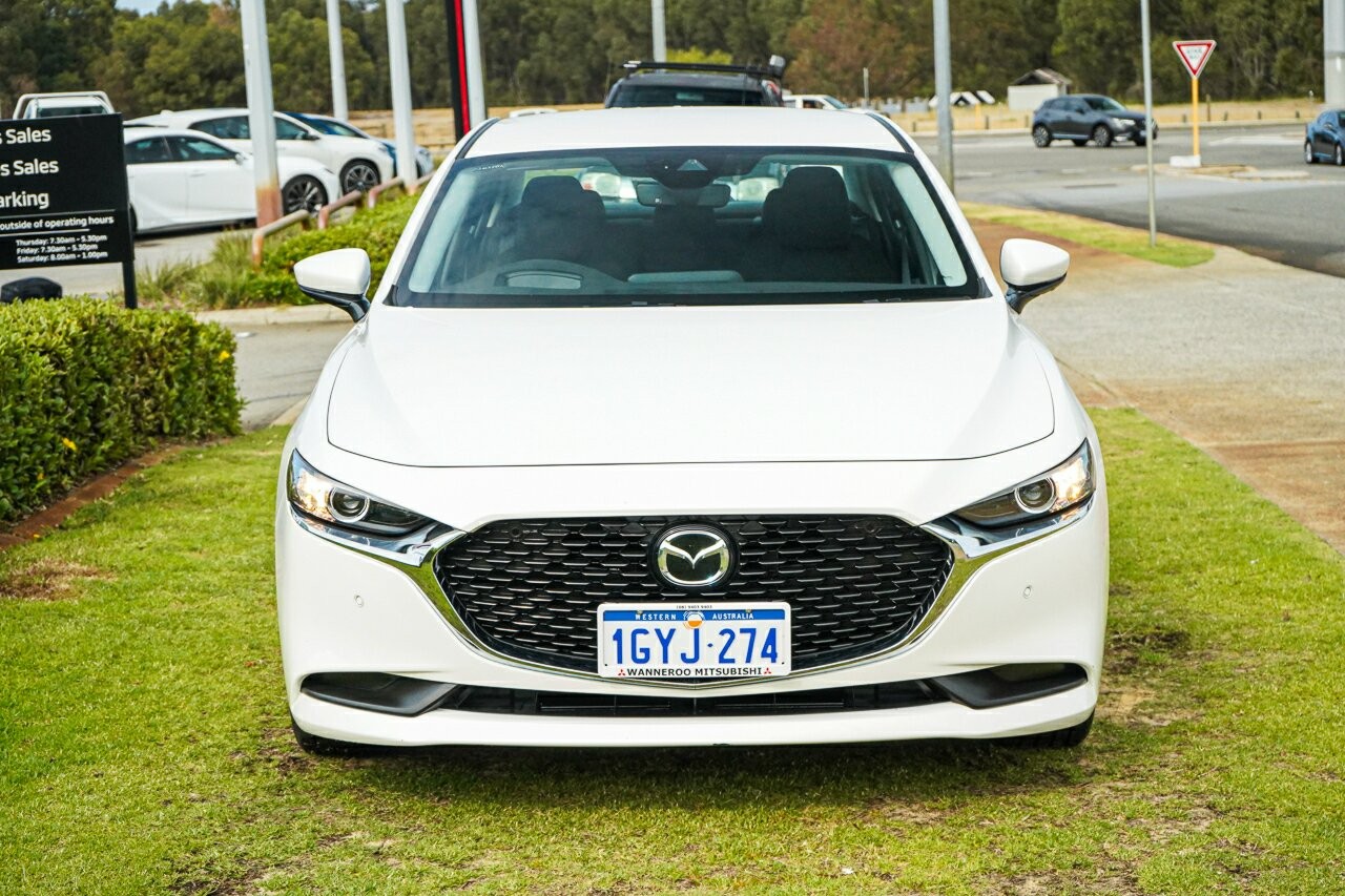 Mazda 3 image 2