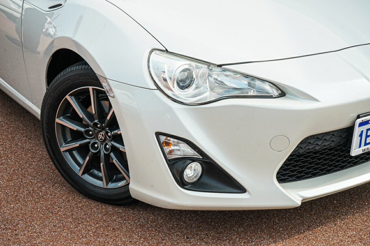 Toyota 86 image 2