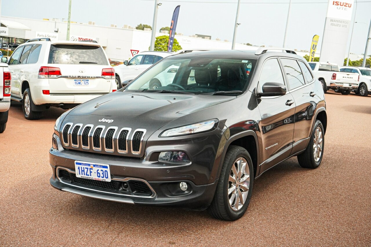 Jeep Cherokee image 4