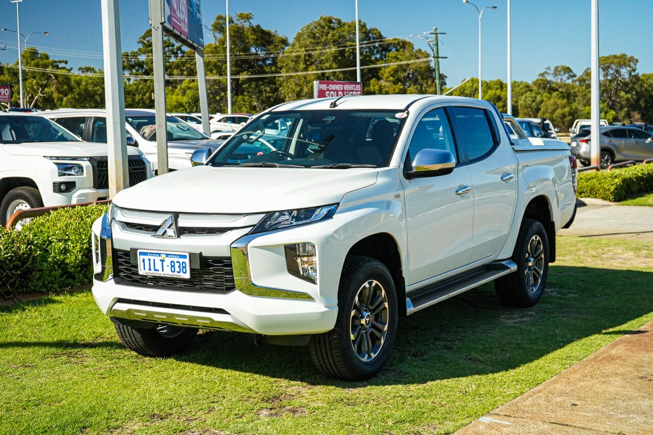 Mitsubishi Triton image 1