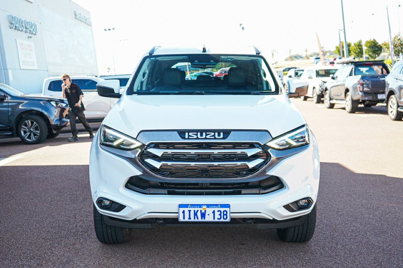 Isuzu Mu-x image 3