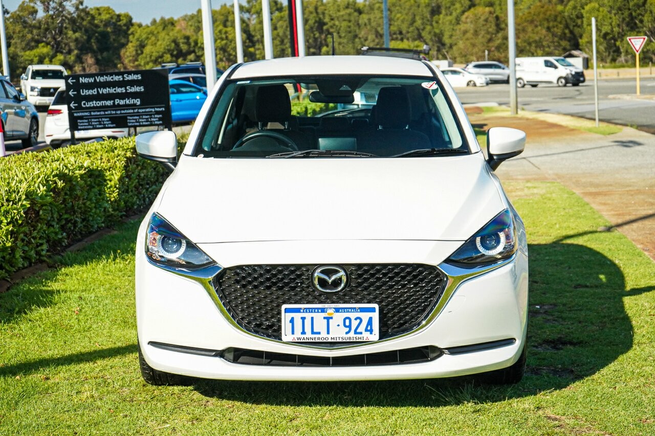 Mazda 2 image 2