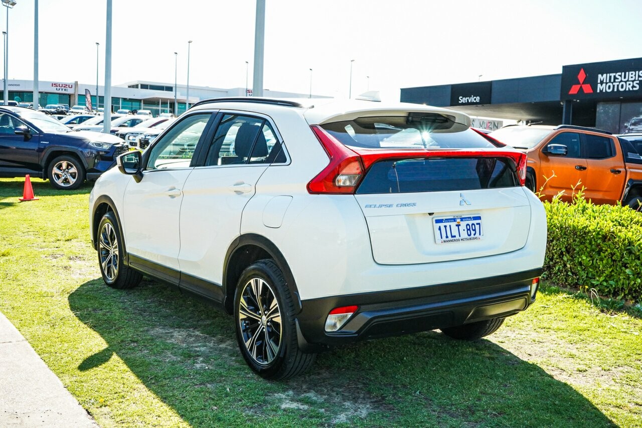 Mitsubishi Eclipse Cross image 3