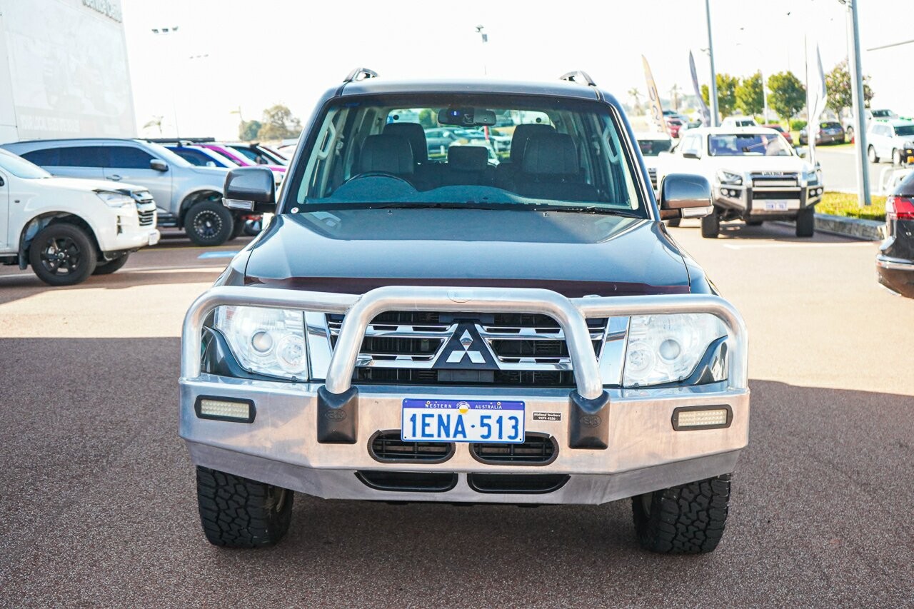 Mitsubishi Pajero image 3